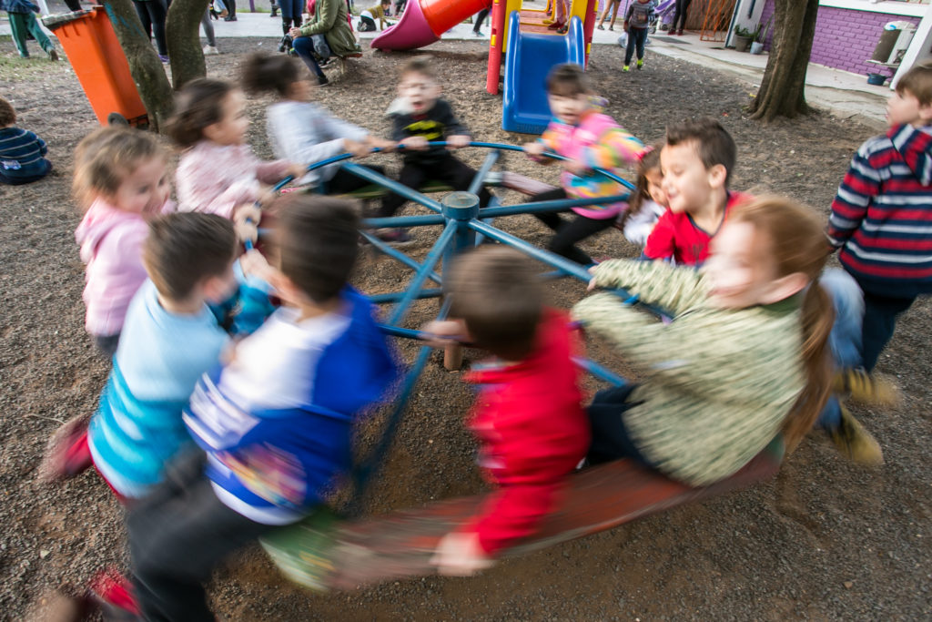 Muita cor e alegria no Happy Holi do Núcleo de Educação Infantil