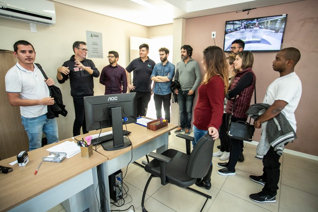 Ambulatório LGBT de Canoas recebe estudantes de medicina de todo o país