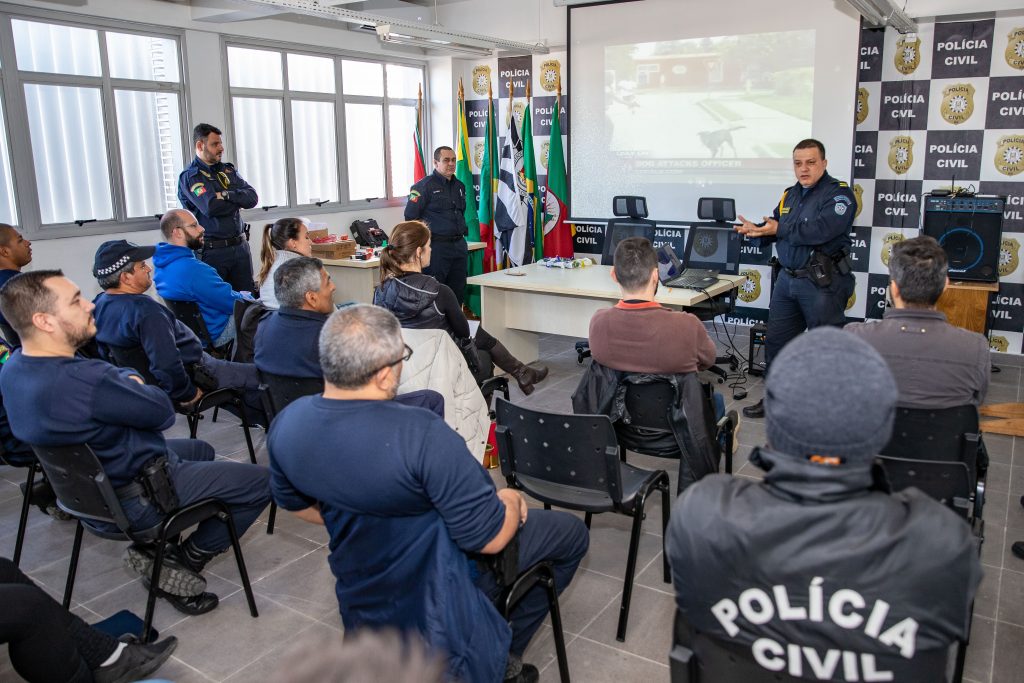 Guarda Municipal de Canoas ministra treinamento para utilização de armas não letais