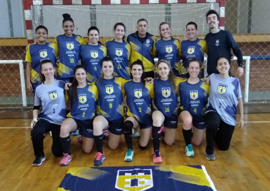 Equipe de handebol do Talentos do Esporte é campeã da categoria nos Jogos Abertos de Canoas