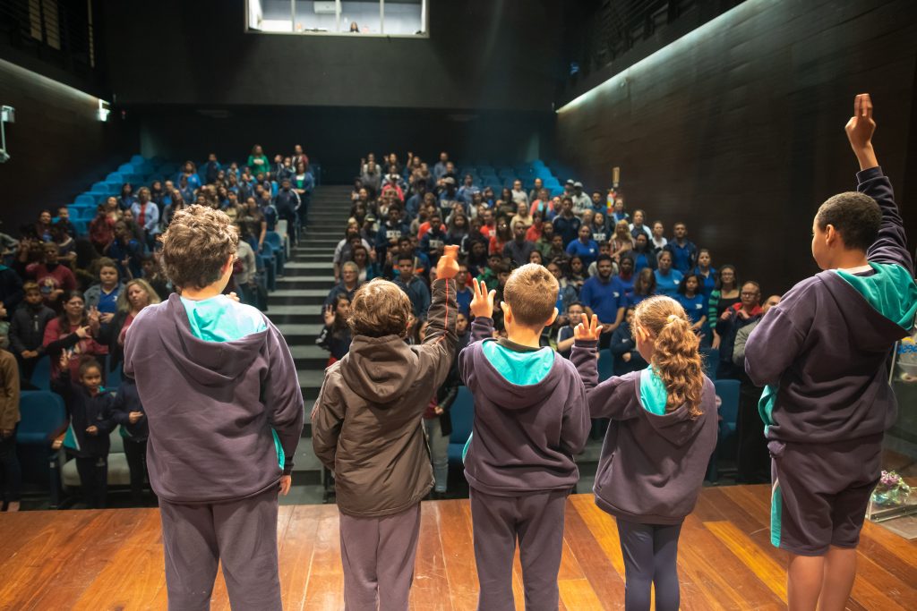 A terceira edição teve o objetivo de divulgar e valorizar a identidade surda e os trabalhos realizados nas escolas