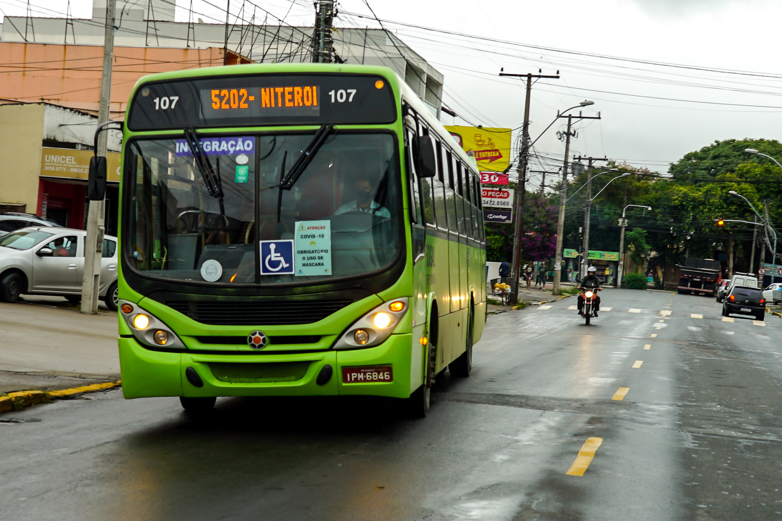 Prefeitura de Sooretama adquire dois ônibus para atender demandas